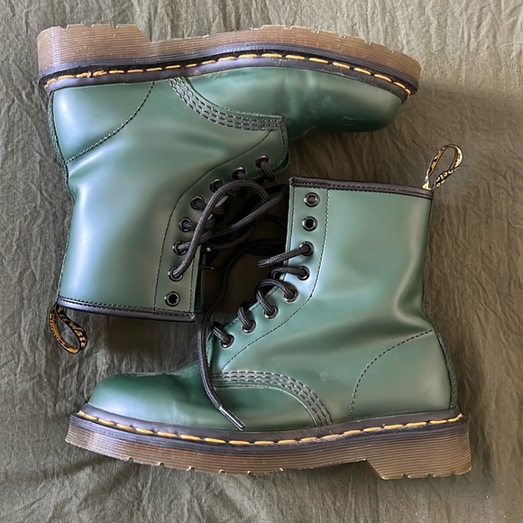 Dr. Martens | 1460 Smooth Leather Lace Up Boots - Picture 1 of 9